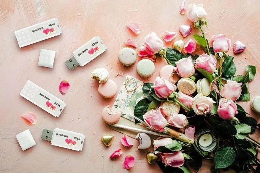 32 GB GOODRAM UME2-0320K0R11-SP UME2 SPRING USB 2.0